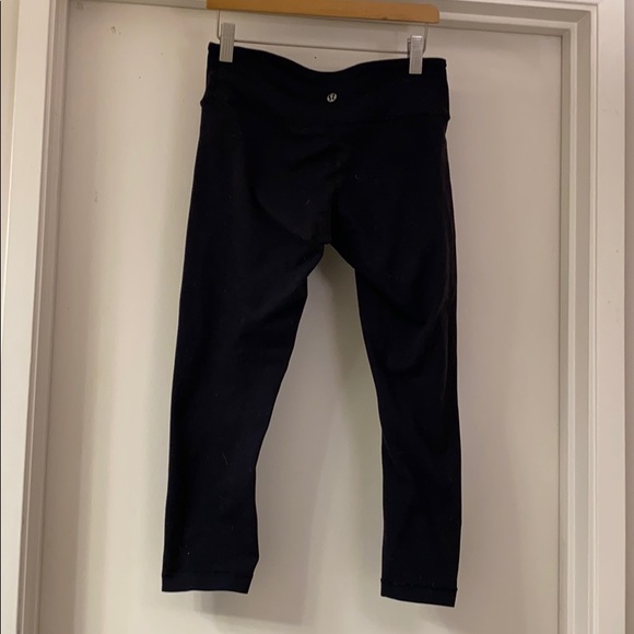 lululemon athletica Pants - Lululemon crop leggings size 4